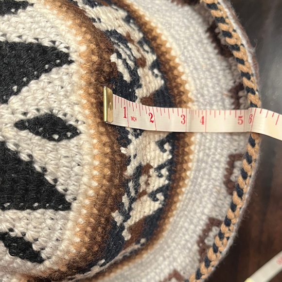 Alpaca Pattern Knit Hat - Picture 4 of 14